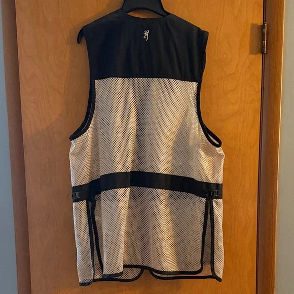 Browning Black and White Shooting Vest - Picture 2 of 3